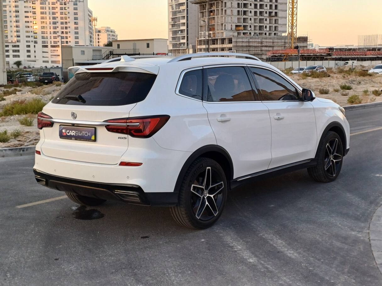 Car image 5