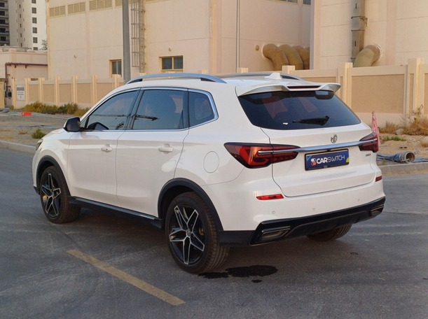 Car image 7