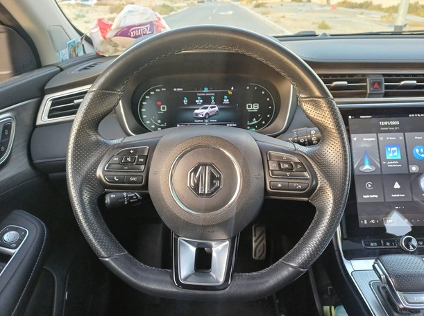 Car image 18