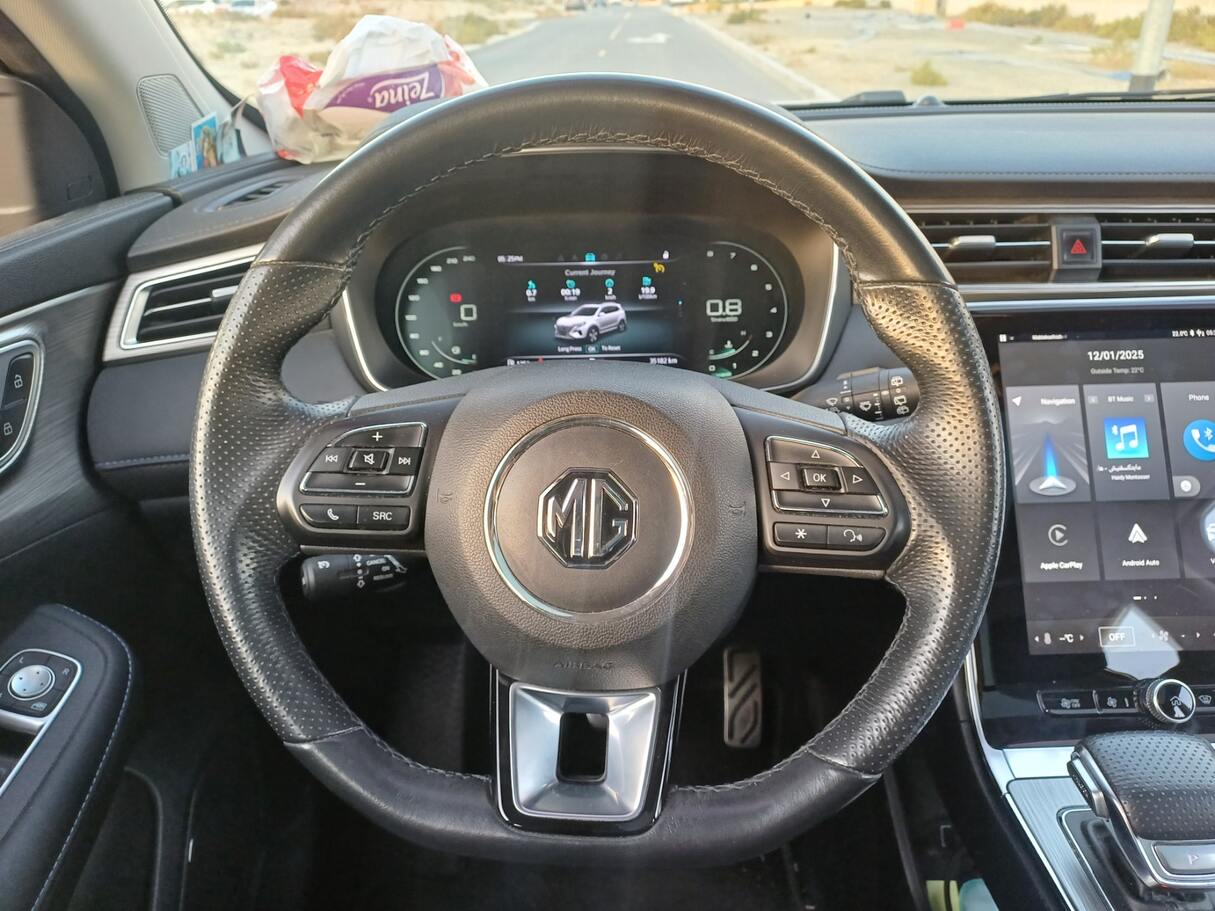 Car image 18