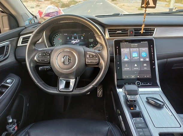 Car image 17