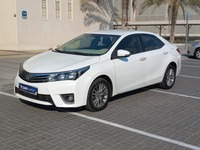 Used 2015 Toyota Corolla for sale in Abu Dhabi