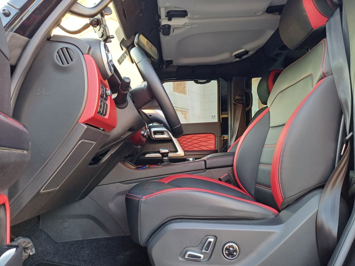 Car image 12