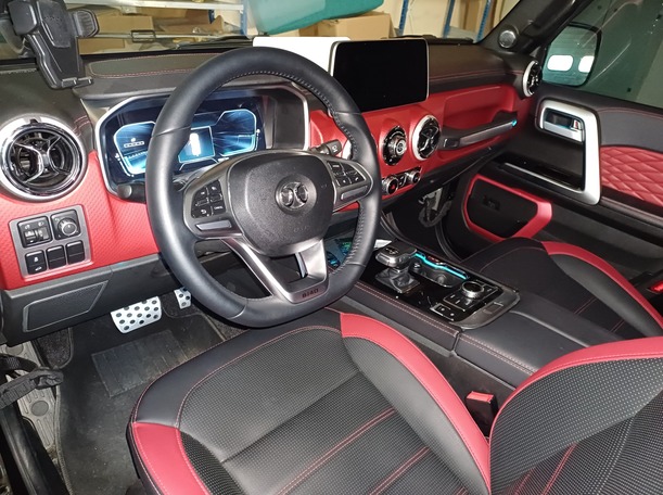 Car image 11