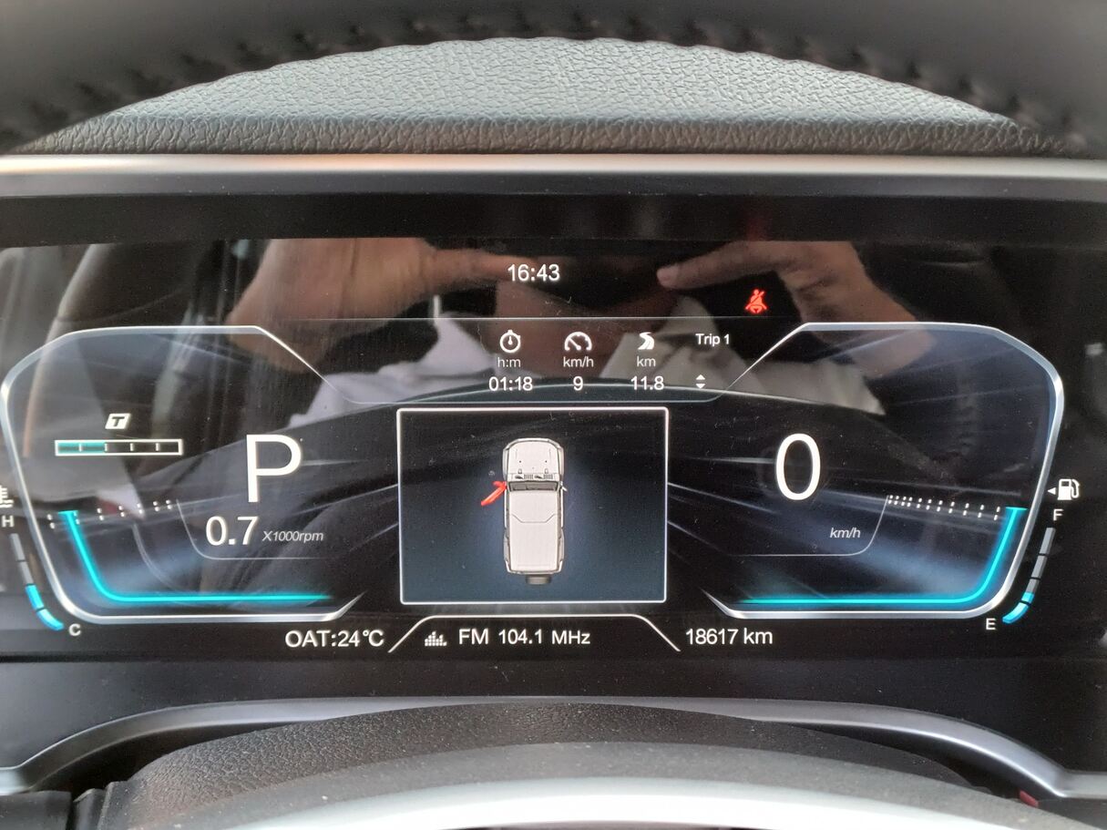 Car image 18
