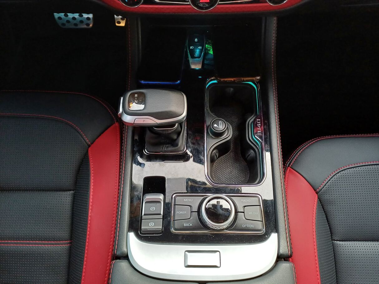Car image 15