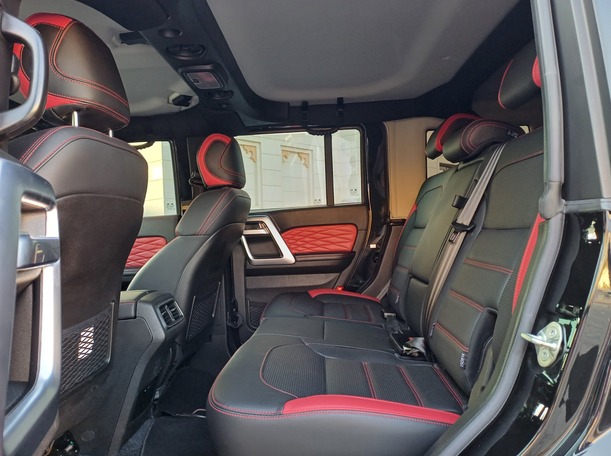 Car image 13