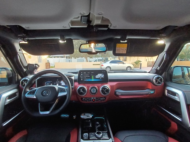 Car image 14