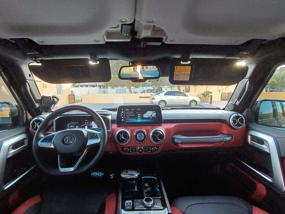 Car image 14