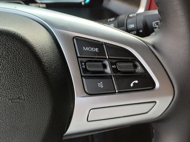 Car image 19