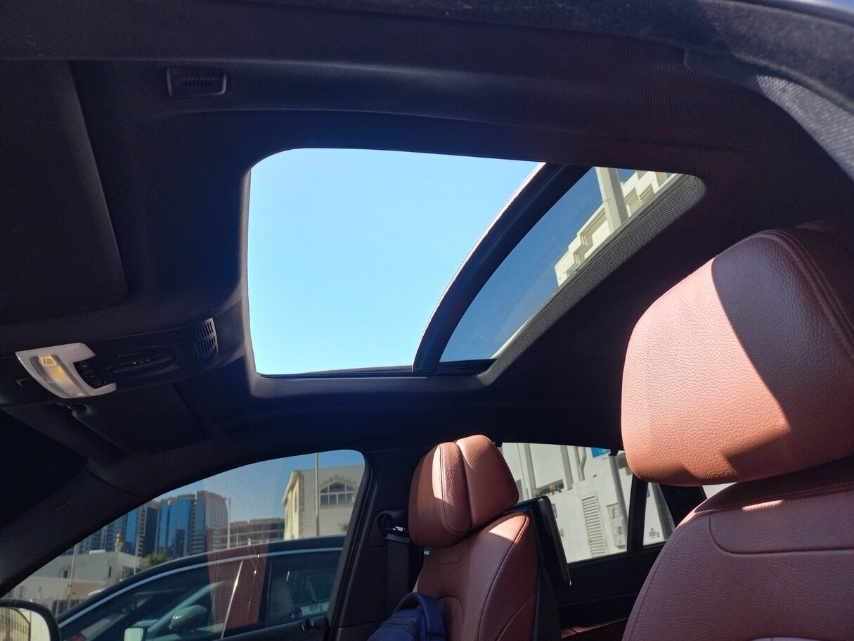 Car image 24