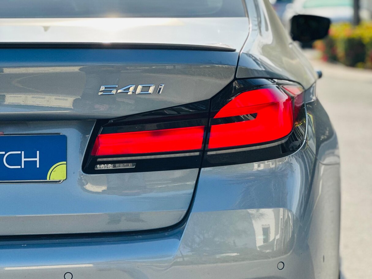 Car image 10