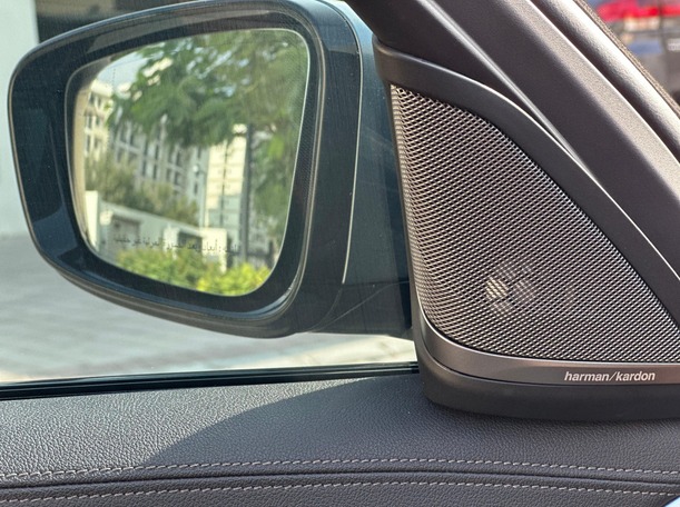 Car image 27