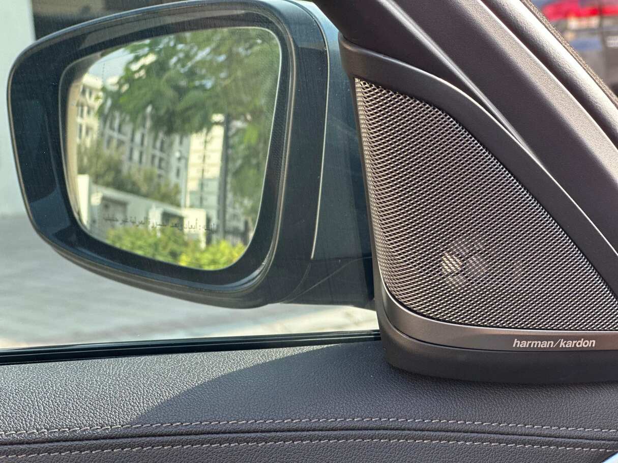 Car image 27