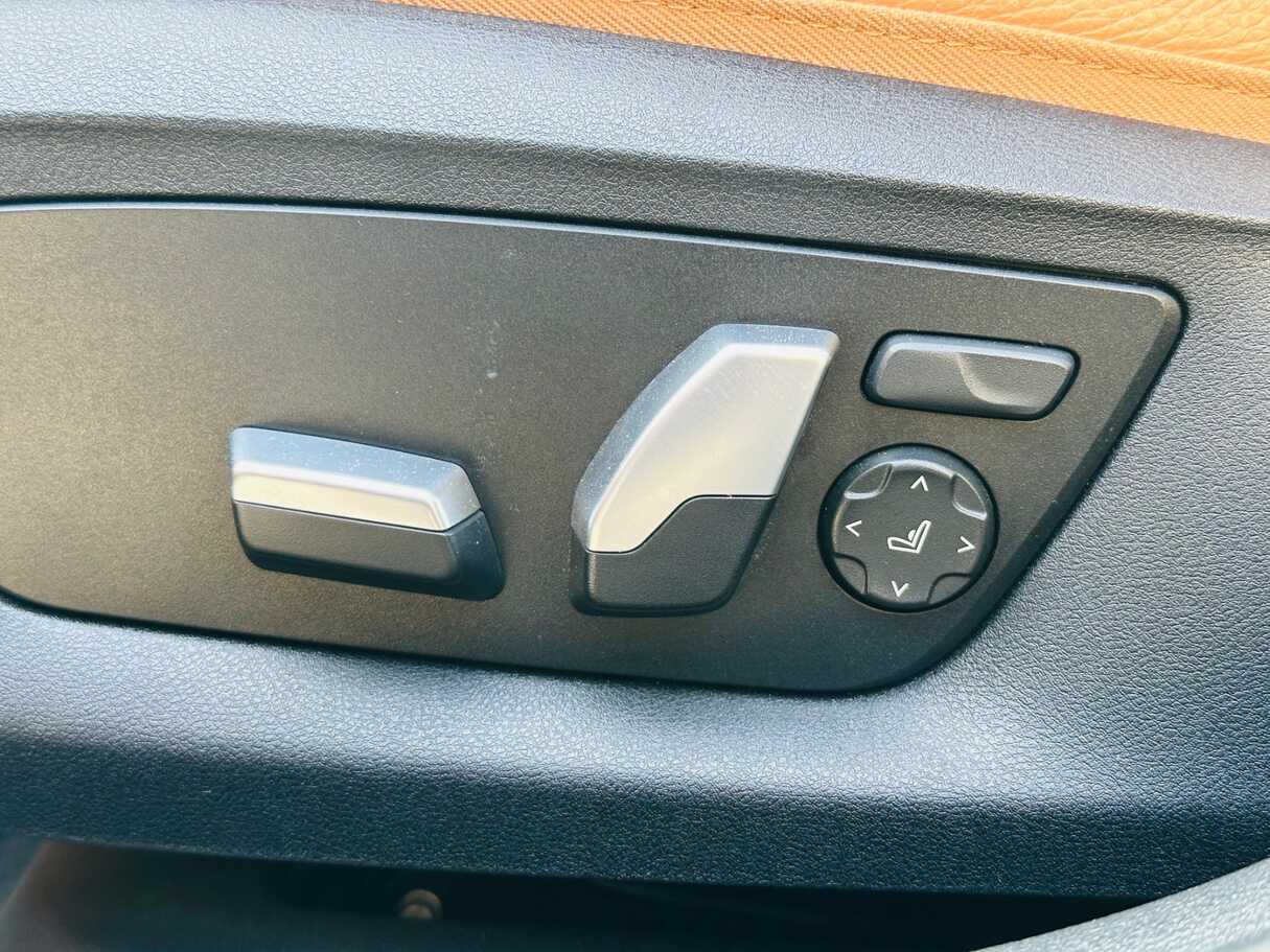 Car image 28