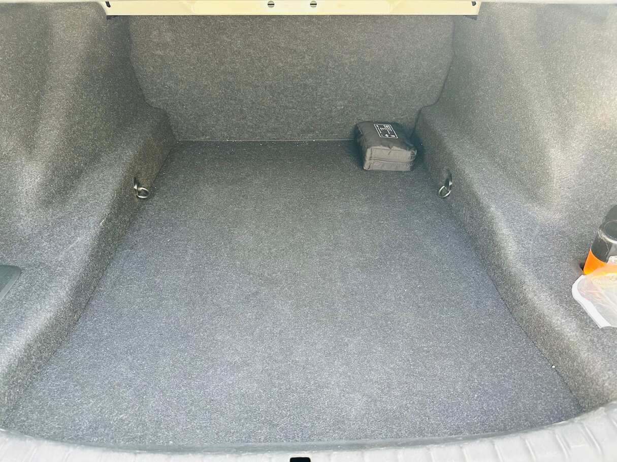 Car image 20