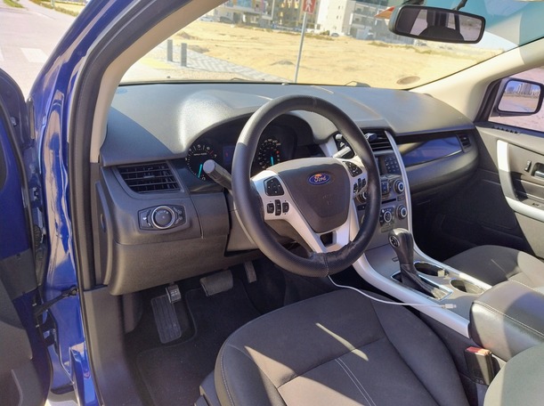 Car image 11