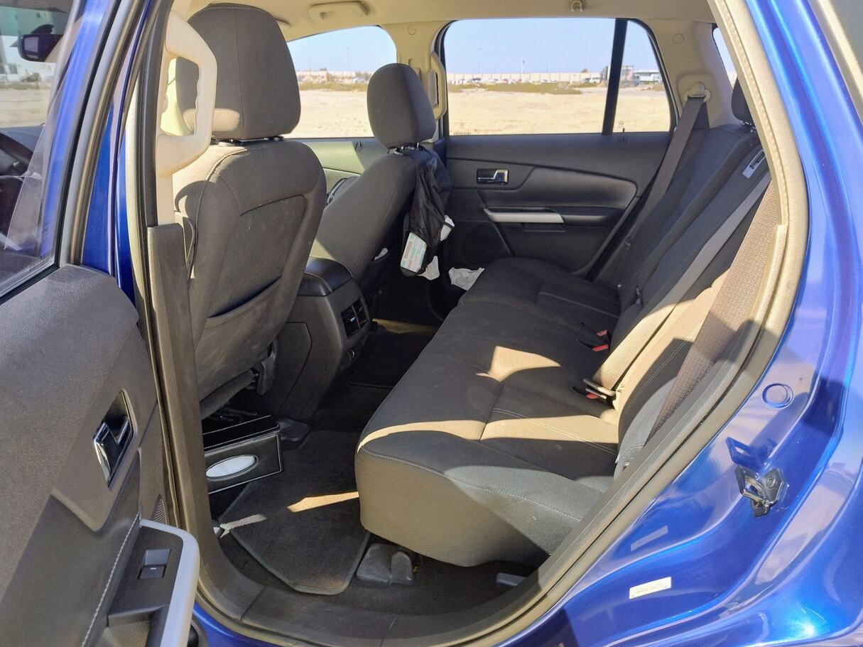Car image 13