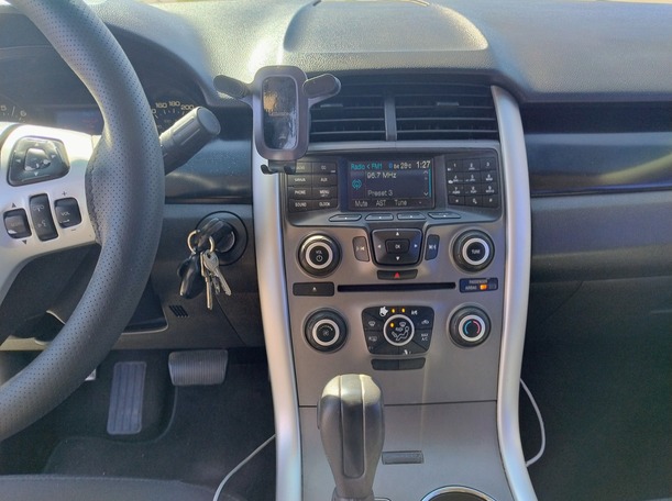 Car image 15