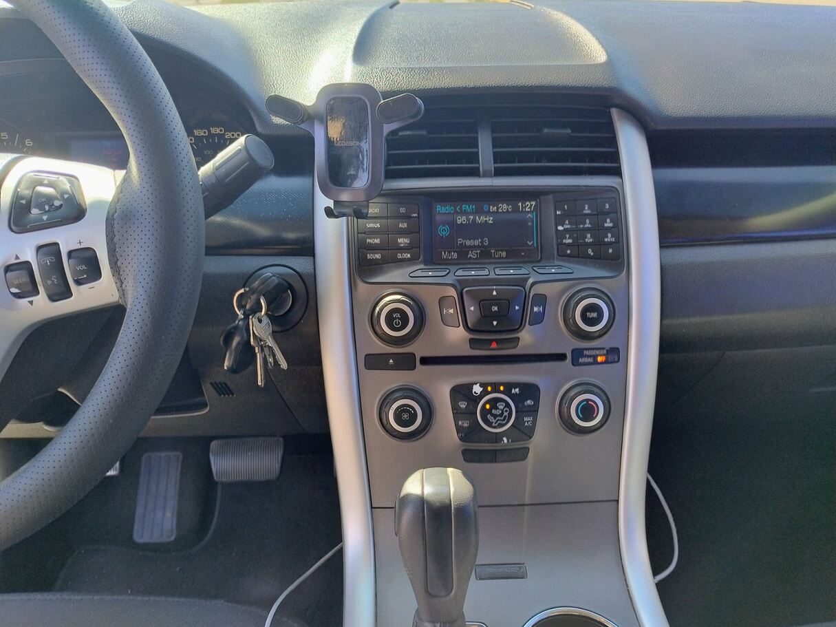 Car image 15