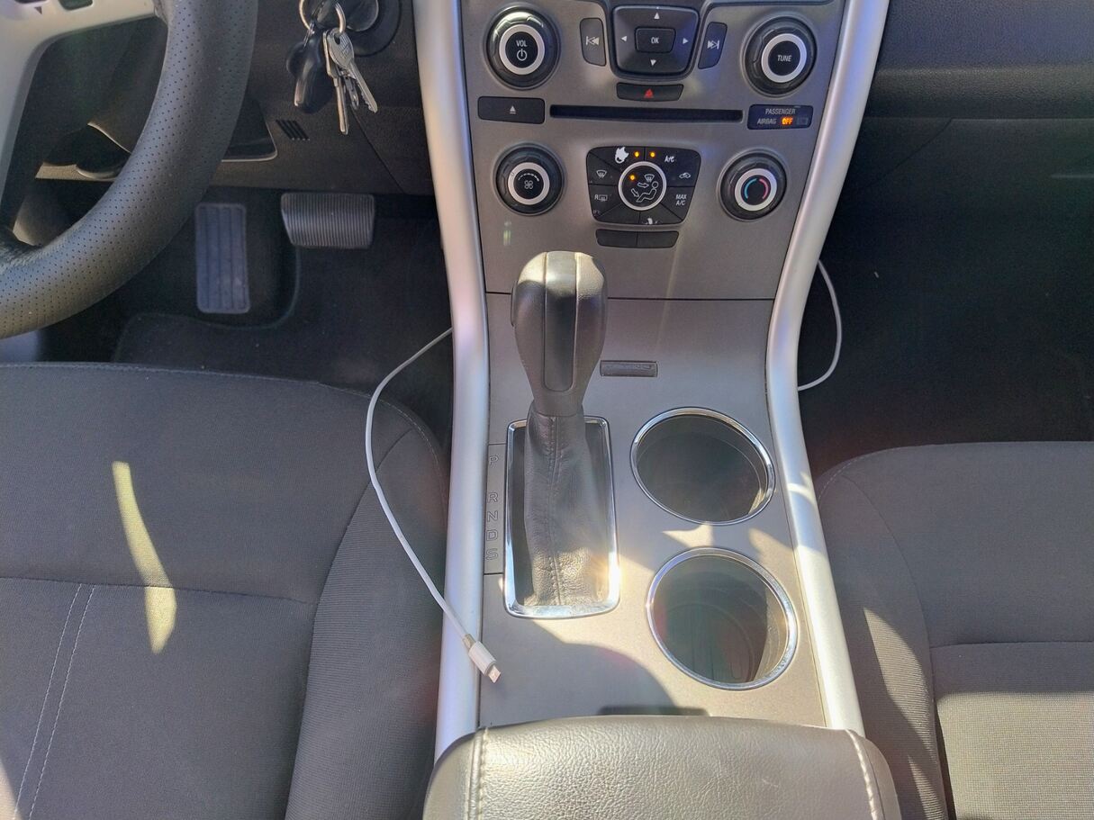 Car image 16