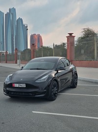 Used 2023 Tesla Model Y for sale in Abu Dhabi