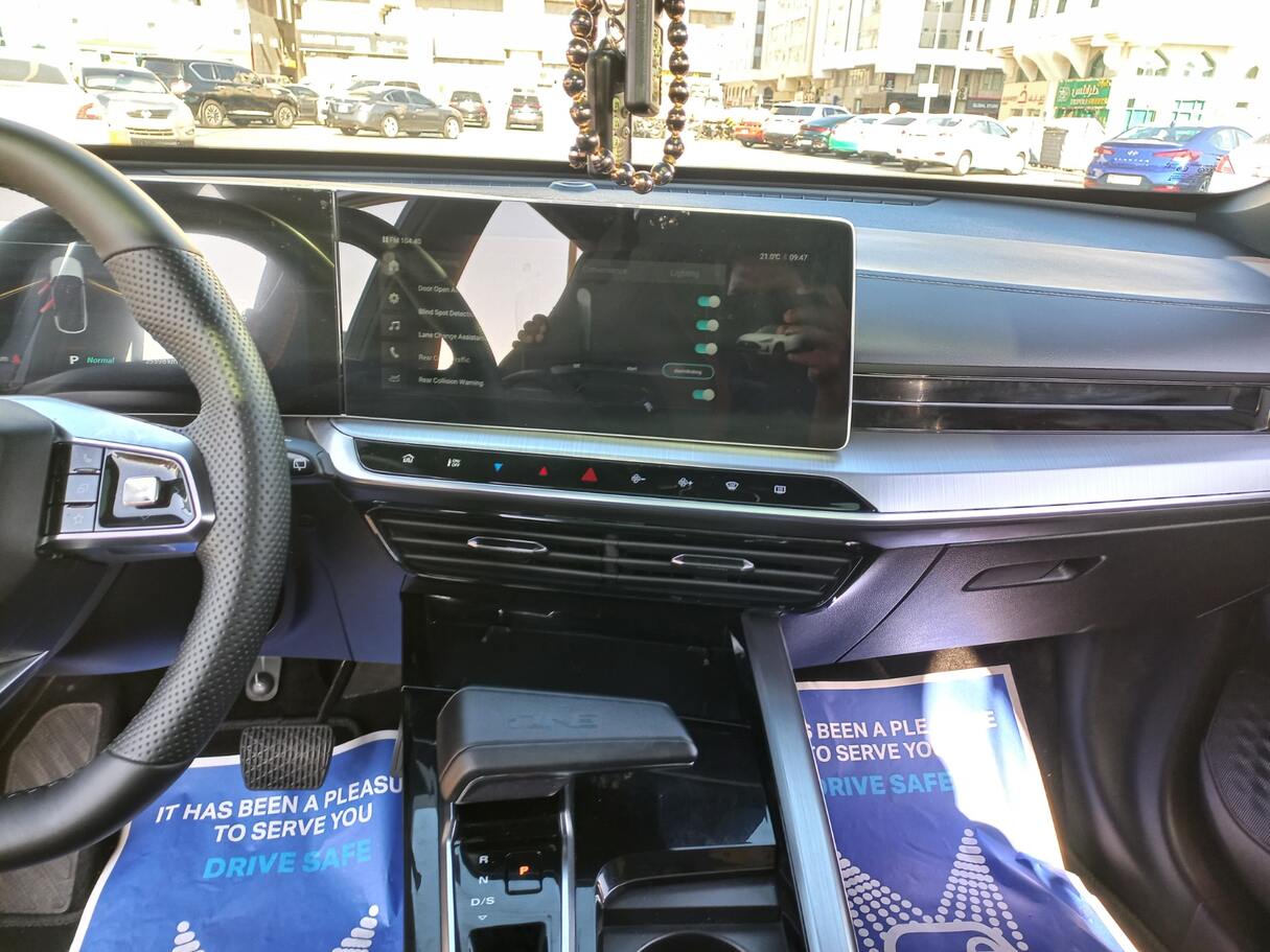 Car image 16