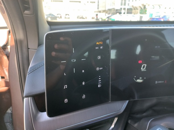 Car image 21