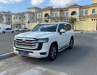 Used 2023 Toyota Land Cruiser for sale in Abu Dhabi