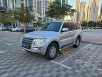 Used 2015 Mitsubishi Pajero for sale in Dubai