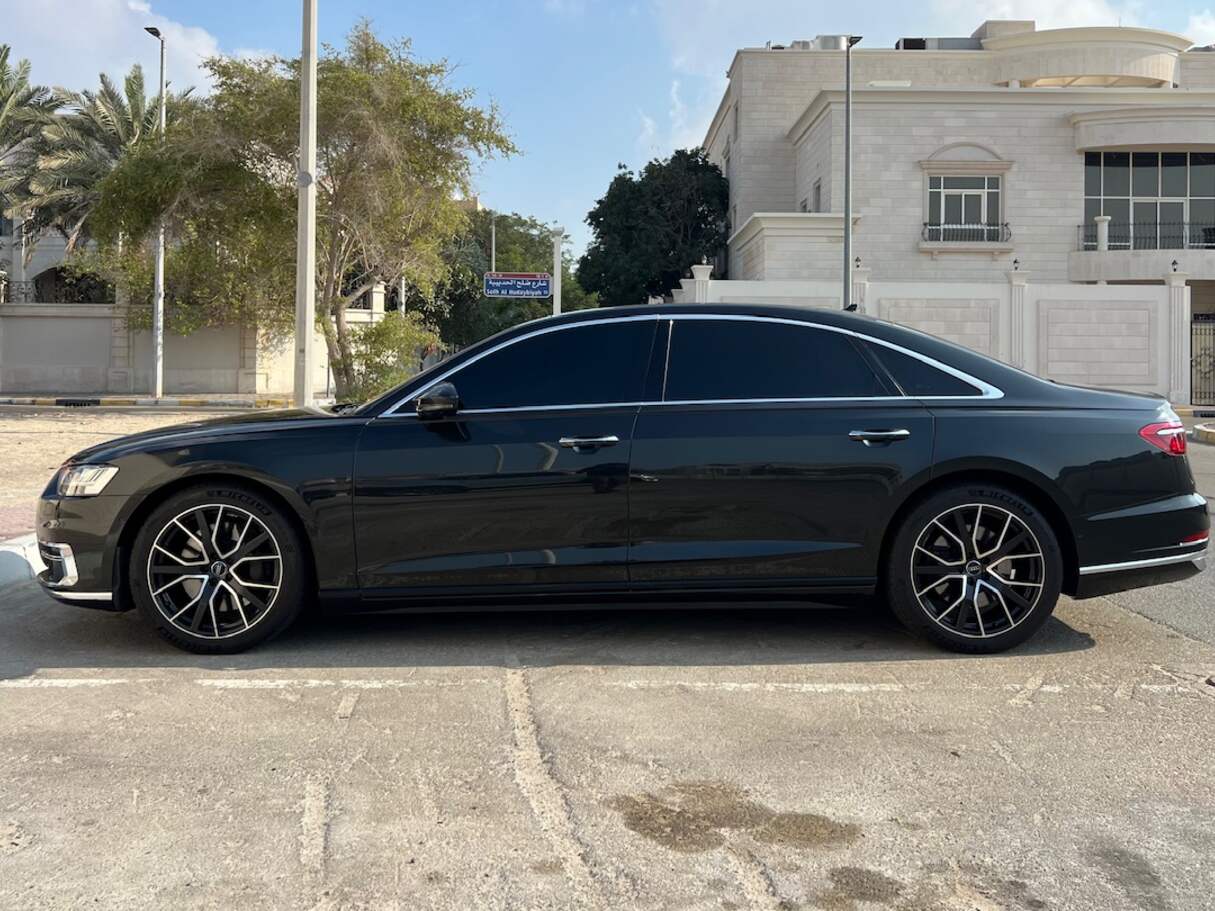 Car image 8