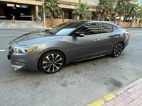 Used 2018 Nissan Maxima for sale in Dubai