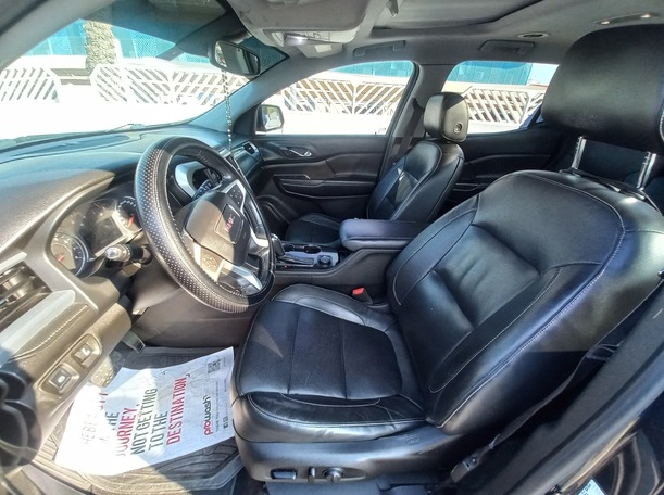 Car image 12