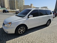 Used 2015 Kia Carnival for sale in Dubai