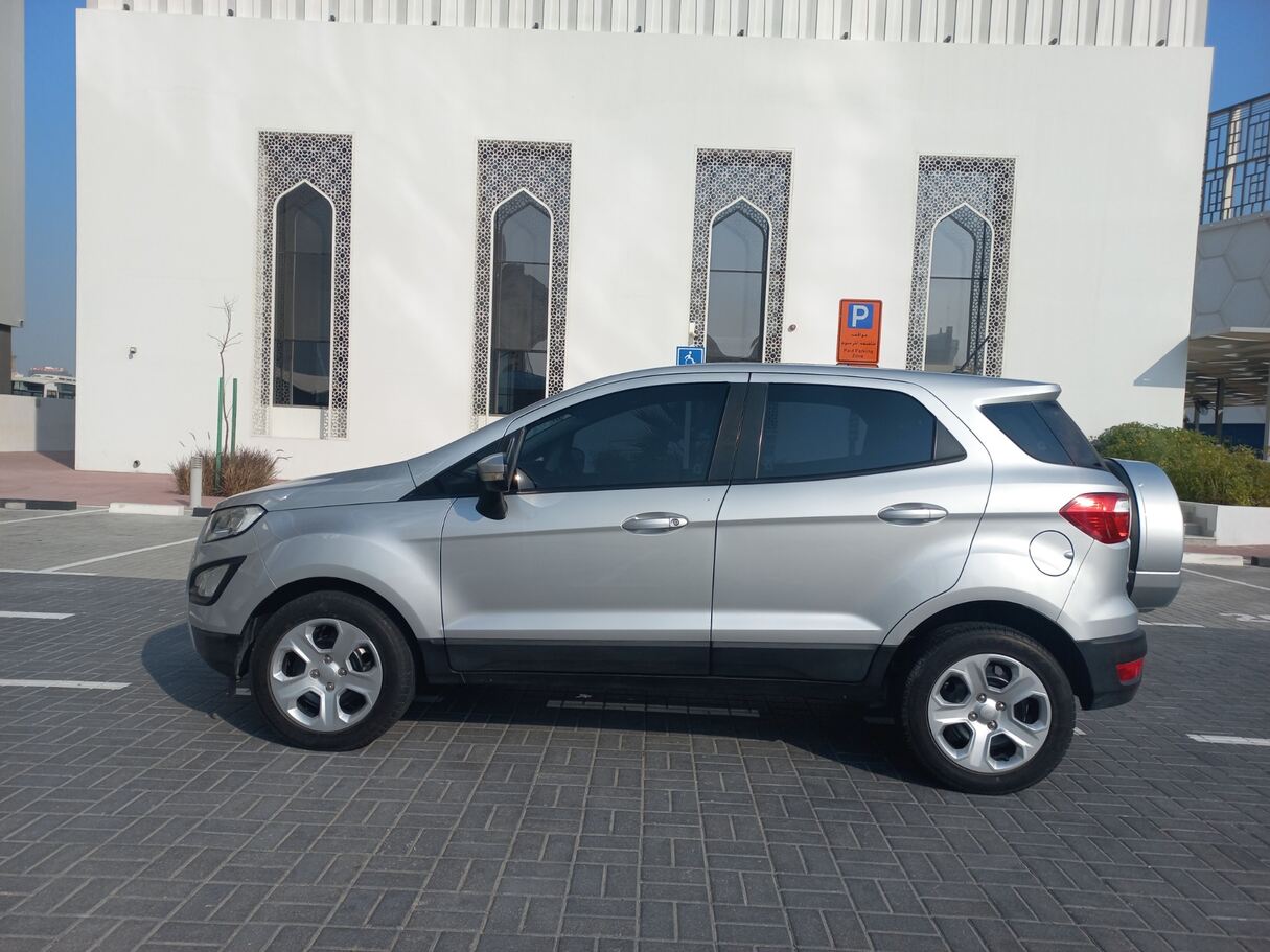 Car image 8