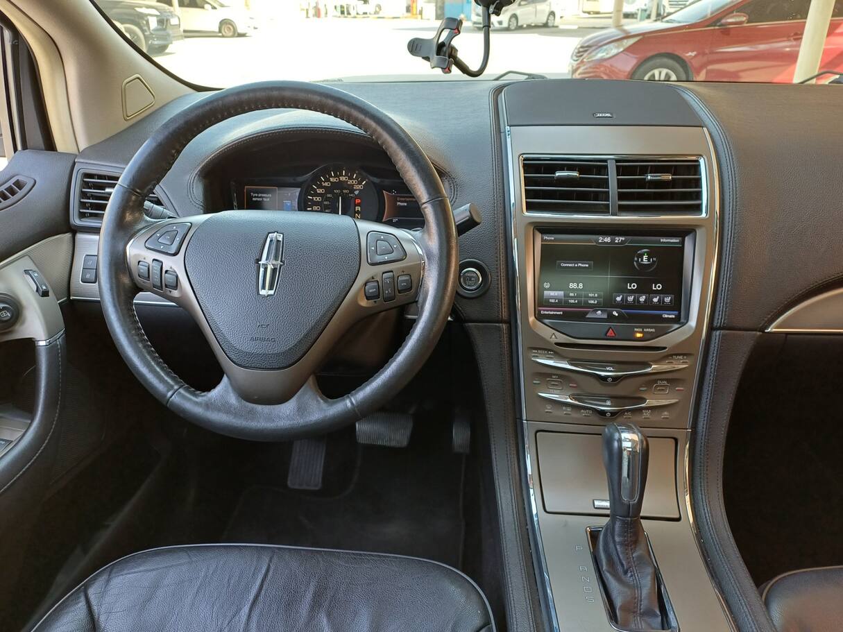 Car image 15