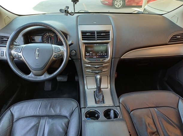 Car image 16