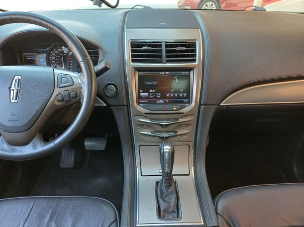 Car image 17