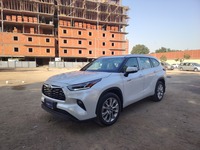 Used 2023 Toyota Highlander for sale in Jeddah