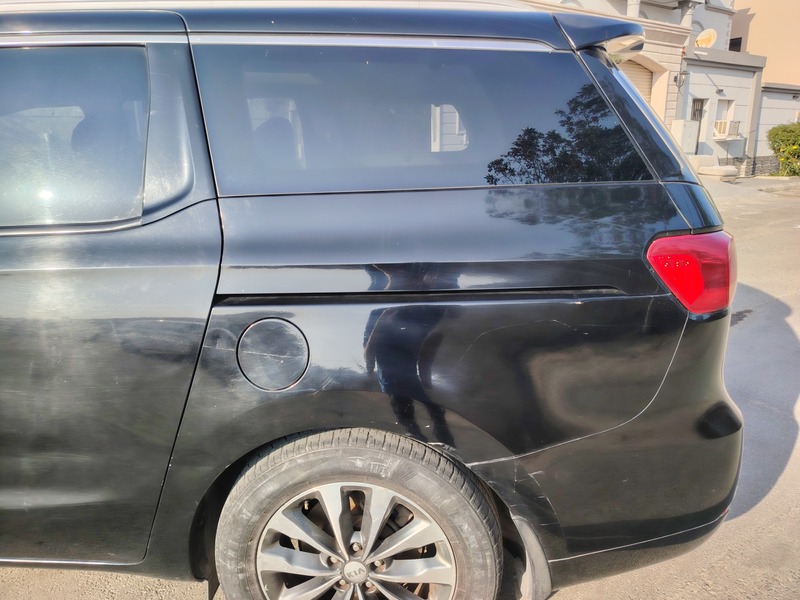 Used 2016 Kia Grand Carnival for sale in Jeddah