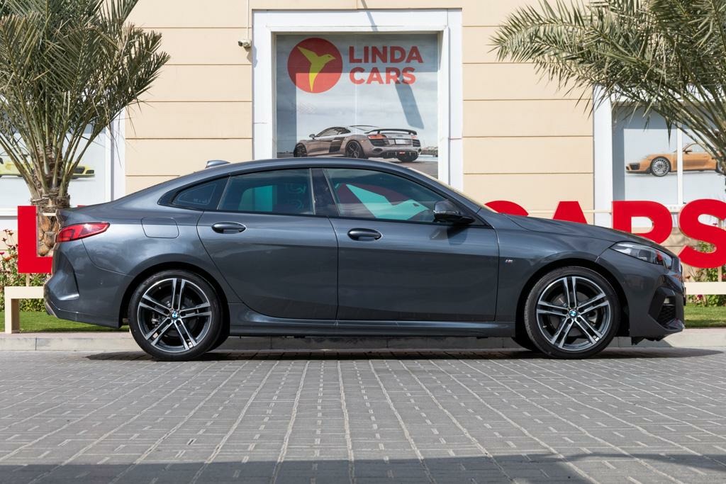 Car image 9