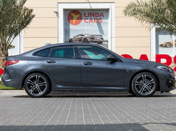 Car image 9