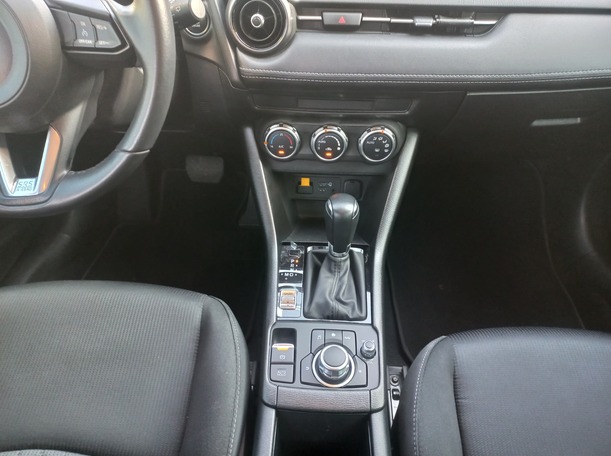 Car image 15