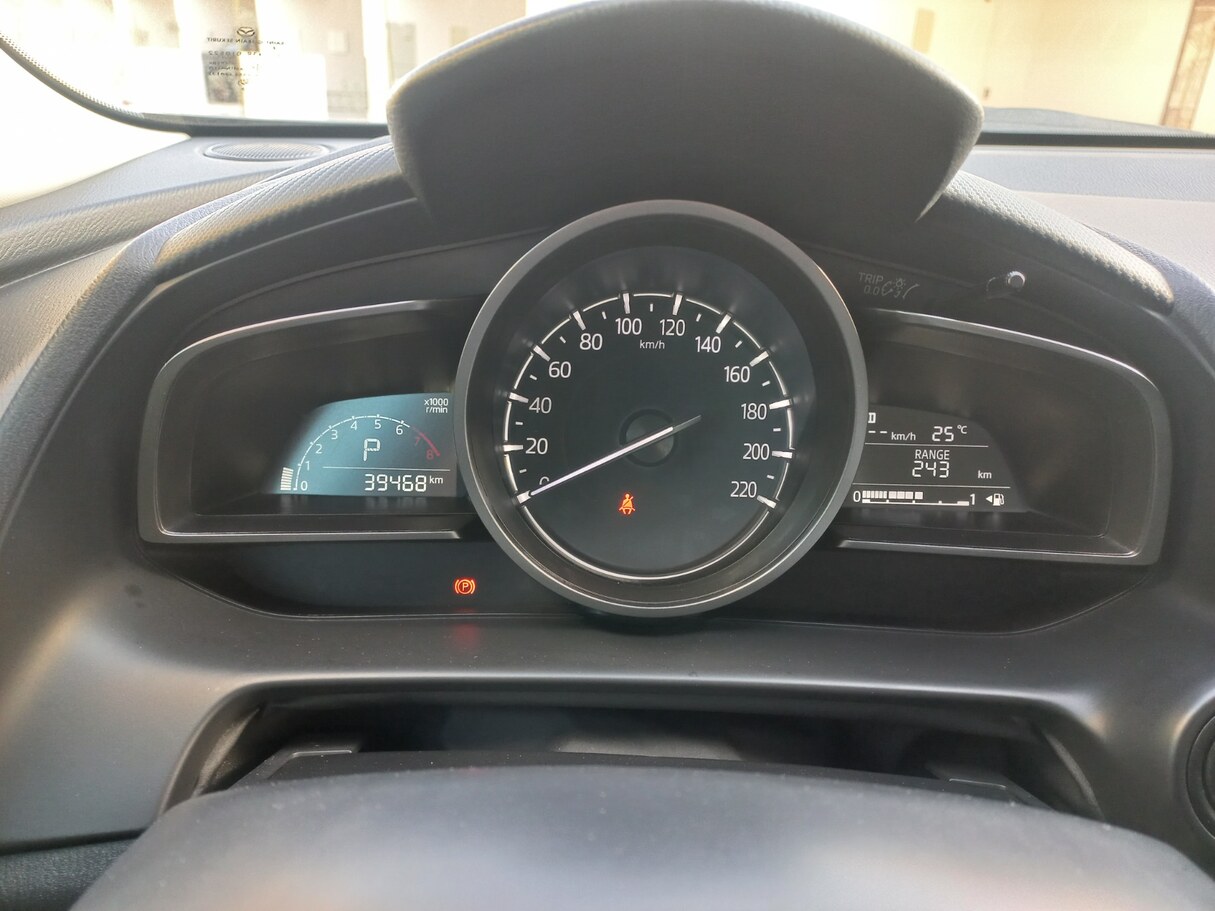 Car image 18