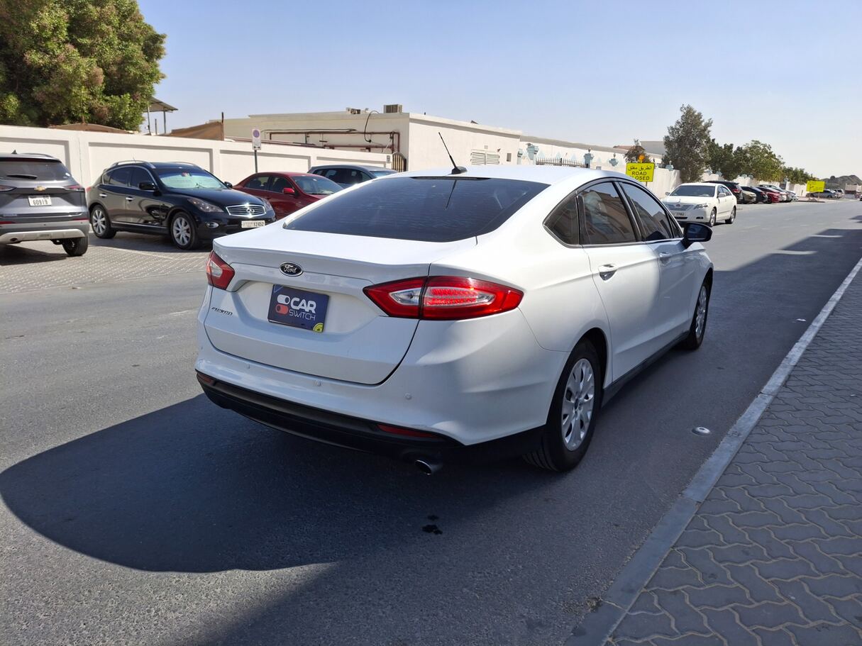 Car image 5