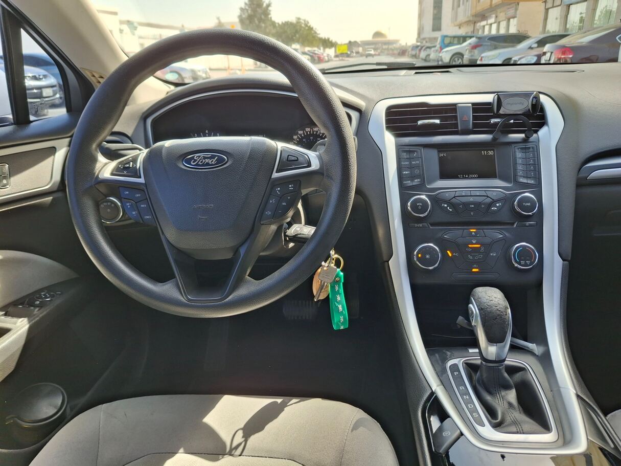 Car image 15