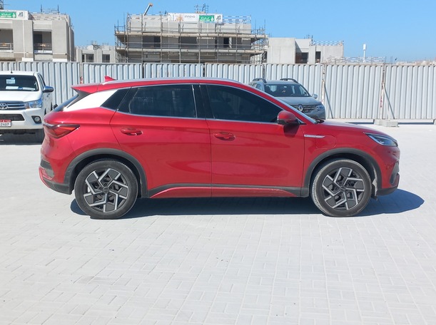 Car image 4