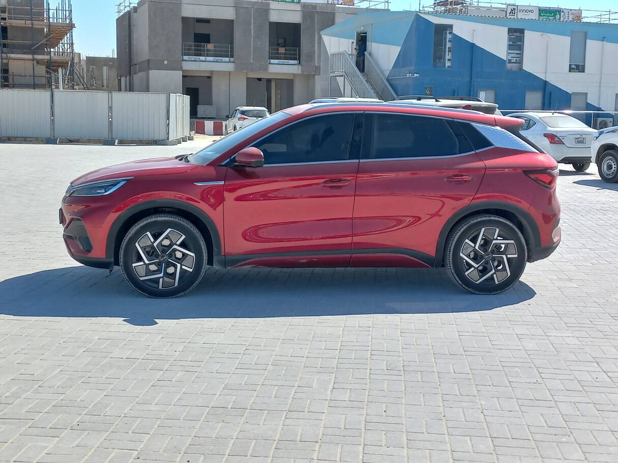 Car image 8