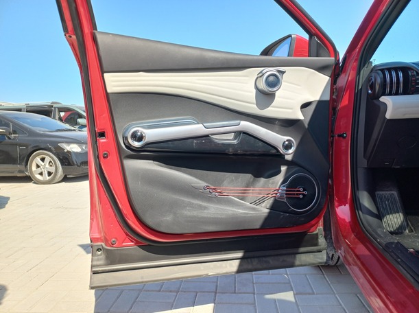 Car image 10