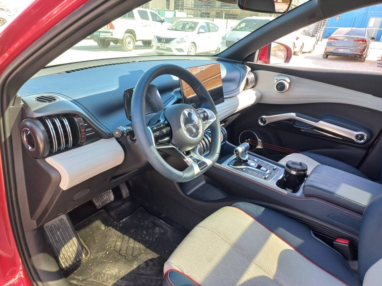 Car image 11